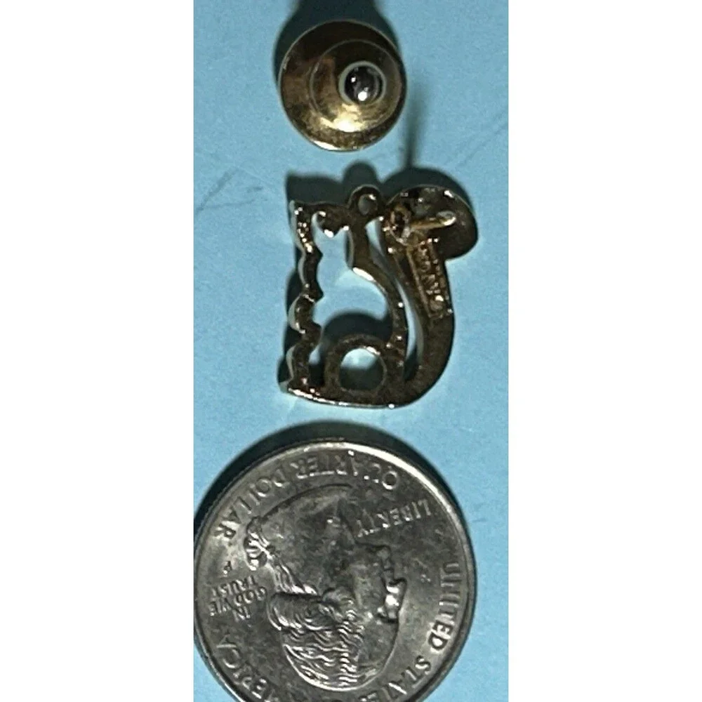 Squirrel , Silver Tone Lapel Pin ,Avon Signed